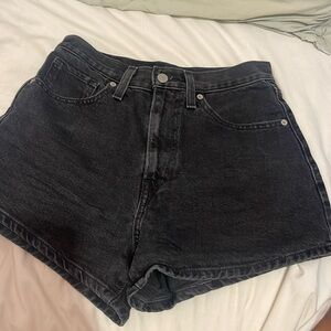 Levi’s High rise mom short